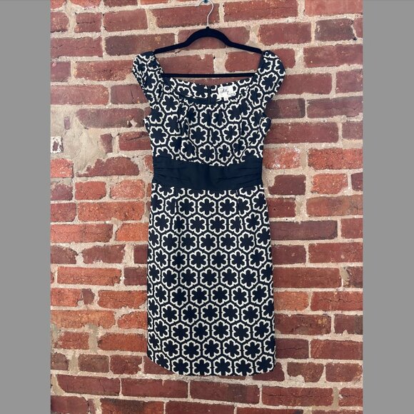 Classy Geometric Milly Silk Dress Size 2 - Picture 1 of 3